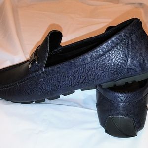 Guess Navy Blue loafer 7.5